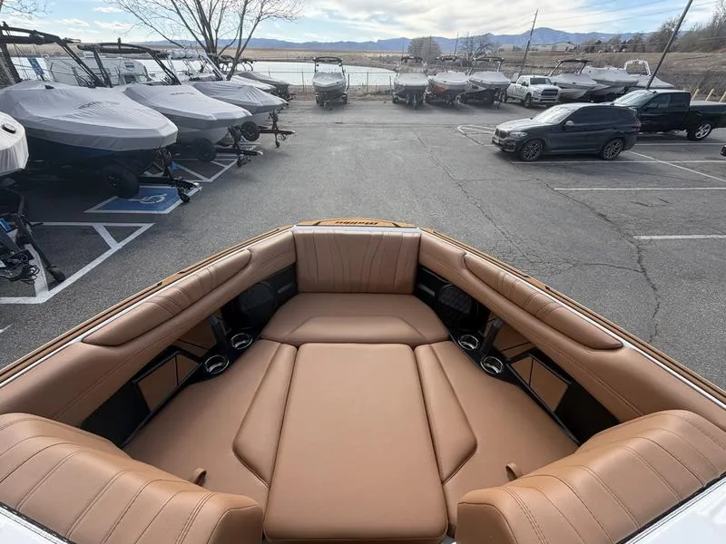 Slide: The Image of Malibu 22 LSV 2026 - 15