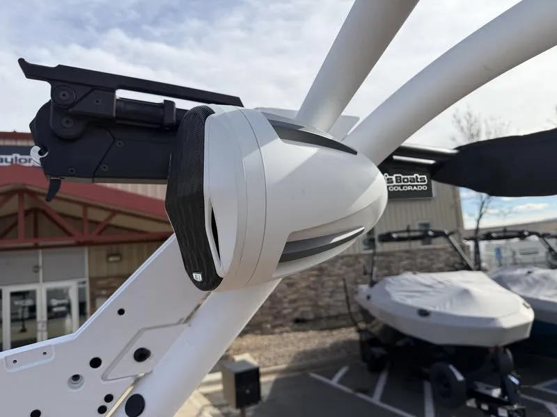 Slide: The Image of Malibu 22 LSV 2026 - 12