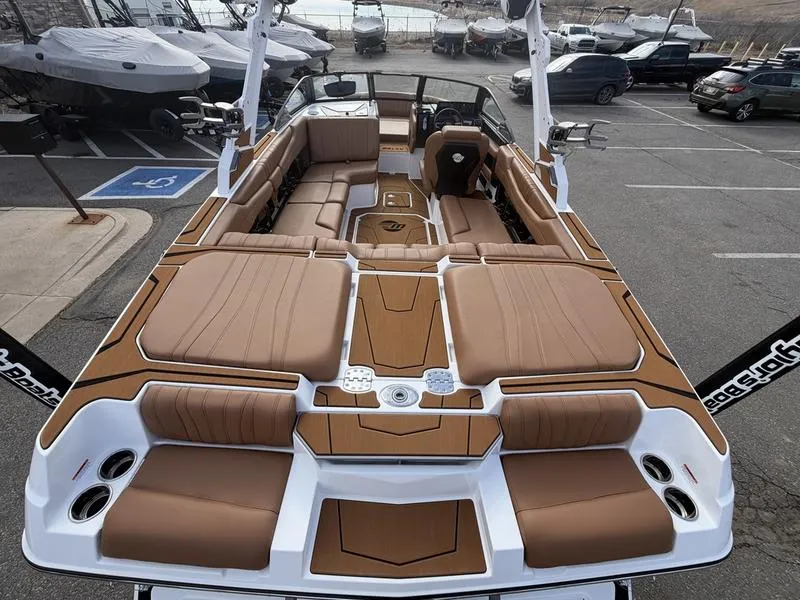 Slide: The Image of Malibu 22 LSV 2026 - 10