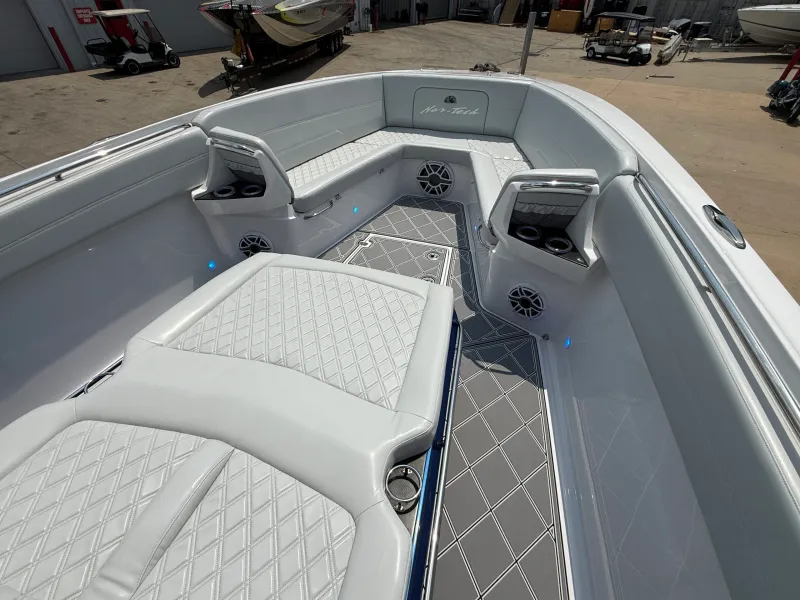 Slide: The Image of Nor-Tech 390 Sport 2022 - 21