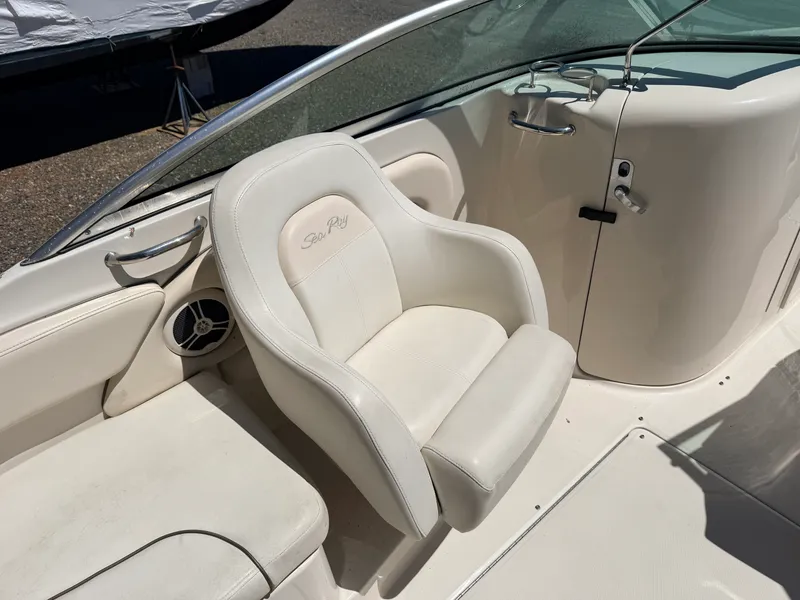 Slide: The Image of Sea Ray 240 SUNDECK 2008 - 11