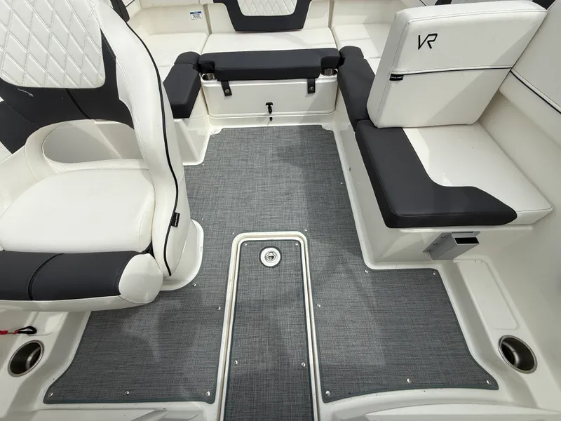 Slide: The Image of Bayliner VR 4 OB 2023 - 18
