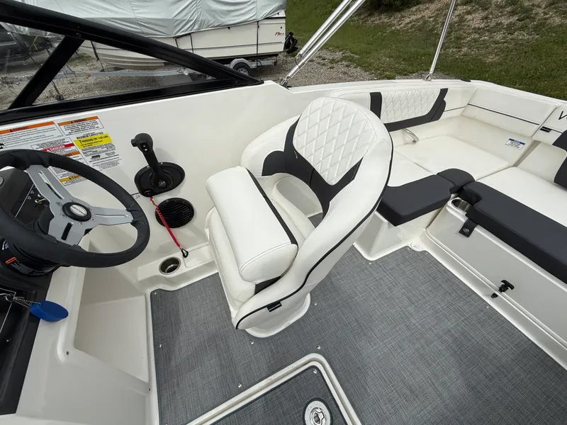 Slide: The Image of Bayliner VR 4 OB 2023 - 19