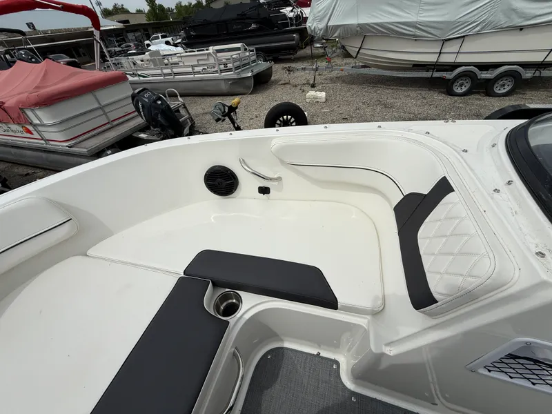 Slide: The Image of Bayliner VR 4 OB 2023 - 21