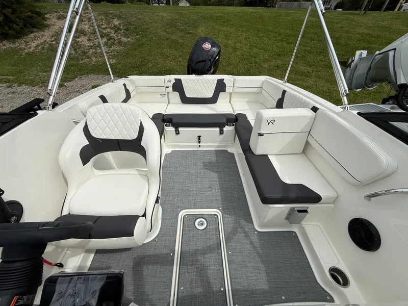 Slide: The Image of Bayliner VR 4 OB 2023 - 6