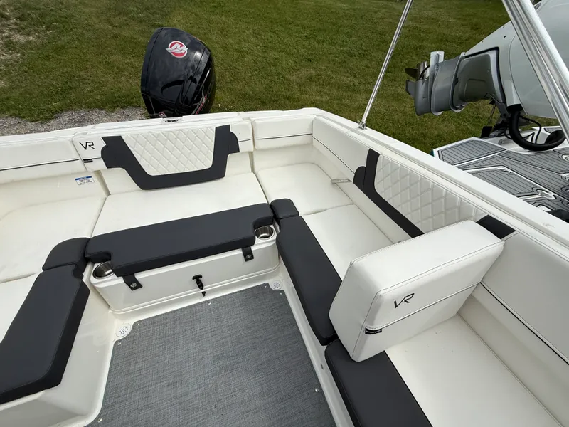 Slide: The Image of Bayliner VR 4 OB 2023 - 9