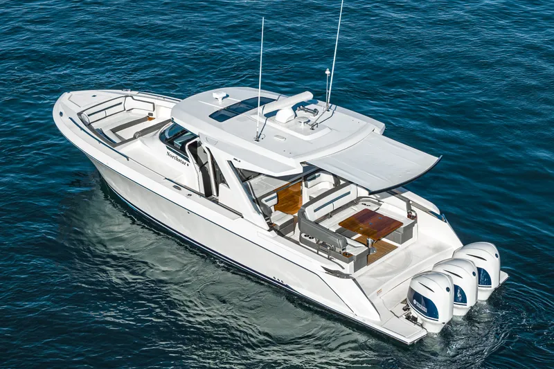 Slide: The Image of Tiara 38 LS 2019 - 18