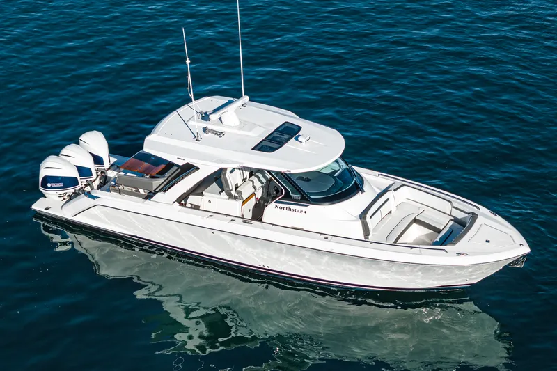 Slide: The Image of Tiara 38 LS 2019 - 4