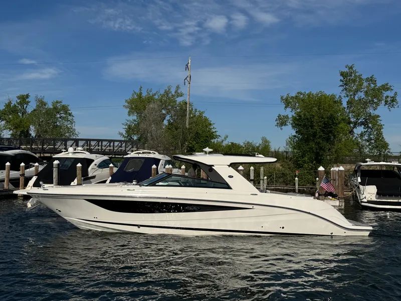 Slide: The Image of Sea Ray 400 SLX 2023 - 6