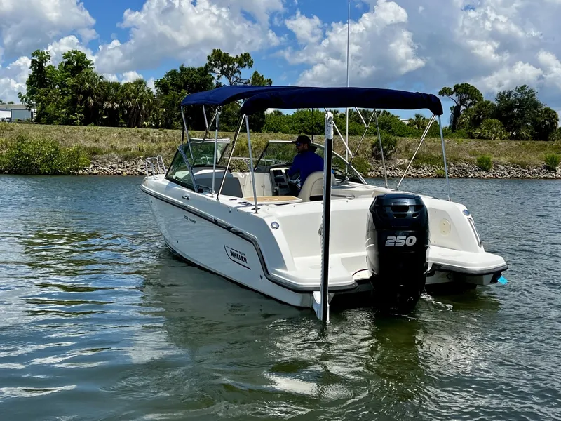 Slide: The Image of Boston Whaler 230 VANTAGE 2015 - 8