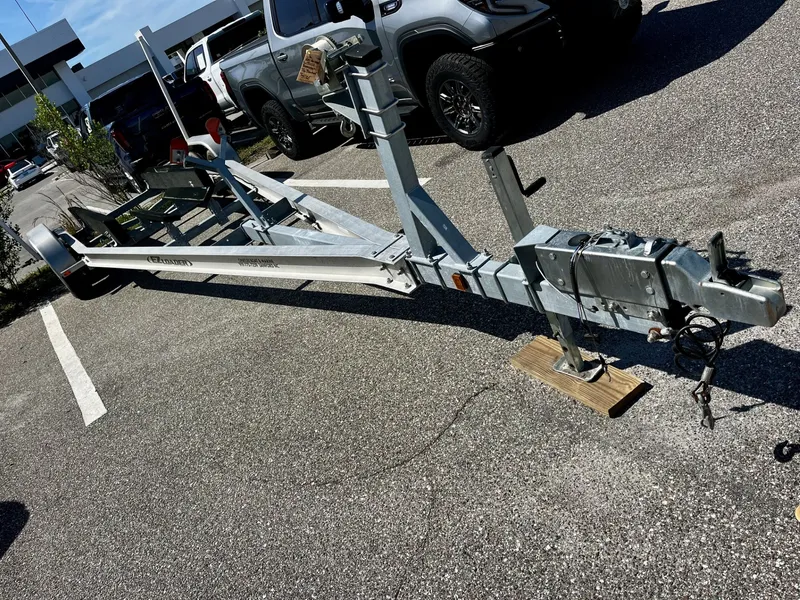 Slide: The Image of Boston Whaler 230 VANTAGE 2015 - 22