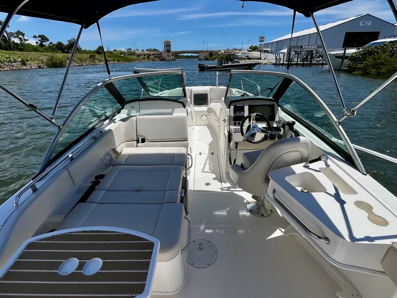 Slide: The Image of Boston Whaler 230 VANTAGE 2015 - 15