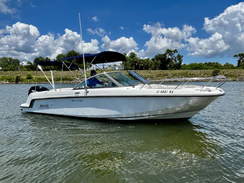 Slide: The Image of Boston Whaler 230 VANTAGE 2015 - 2