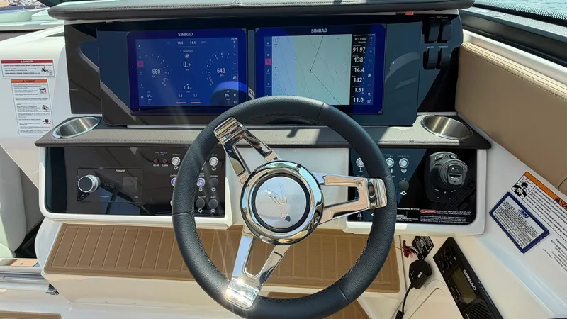 Slide: The Image of Sea Ray Sundancer 320 Outboard 2026 - 35