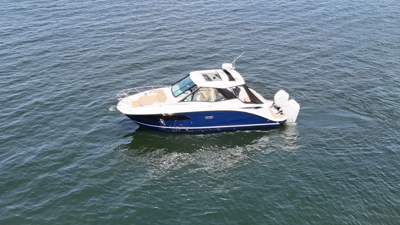 Slide: The Image of Sea Ray Sundancer 320 Outboard 2026 - 2