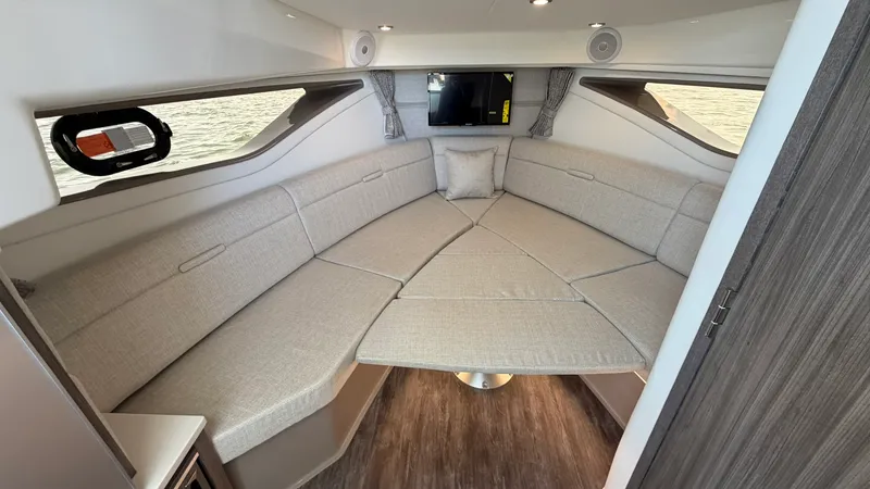 Slide: The Image of Sea Ray Sundancer 320 Outboard 2026 - 51