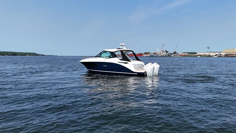 Slide: The Image of Sea Ray Sundancer 320 Outboard 2026 - 13