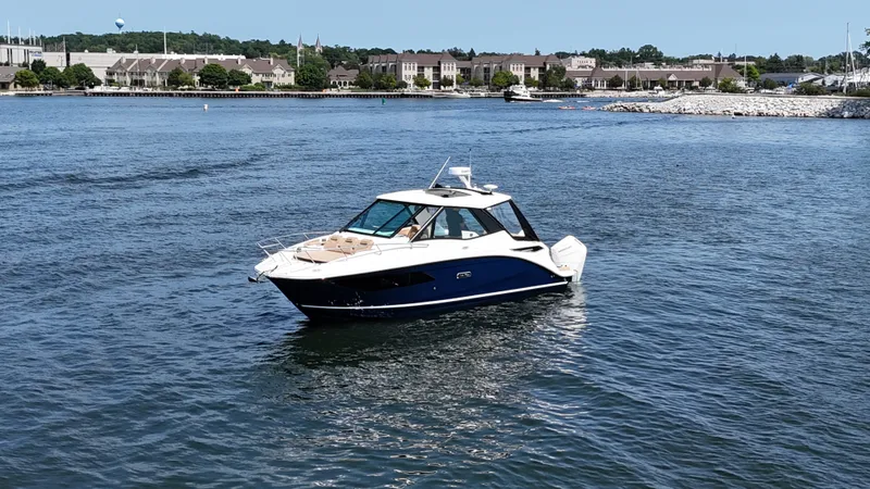 Slide: The Image of Sea Ray Sundancer 320 Outboard 2026 - 4