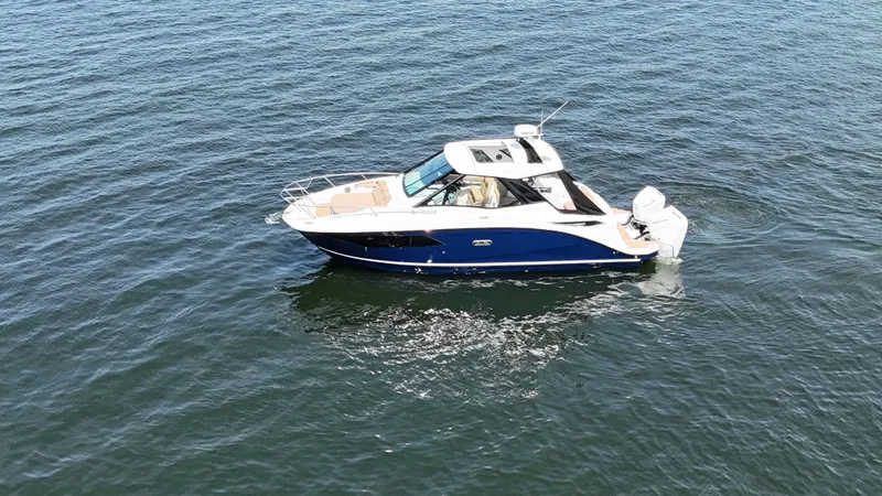 Slide: The Image of Sea Ray Sundancer 320 Outboard 2026 - 3