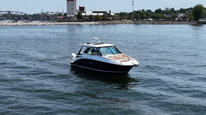 Slide: The Image of Sea Ray Sundancer 320 Outboard 2026 - 7