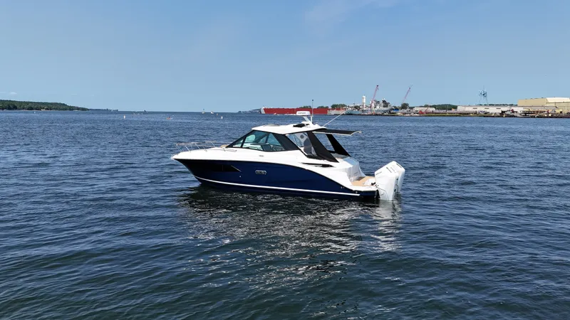 Slide: The Image of Sea Ray Sundancer 320 Outboard 2026 - 1