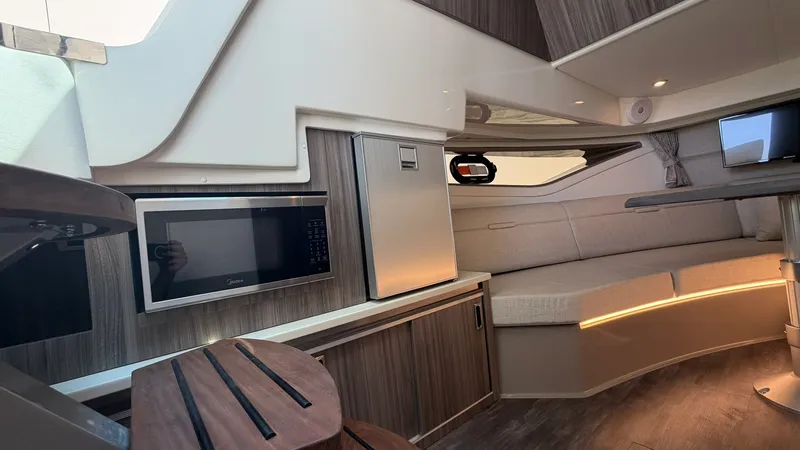 Slide: The Image of Sea Ray Sundancer 320 Outboard 2026 - 48
