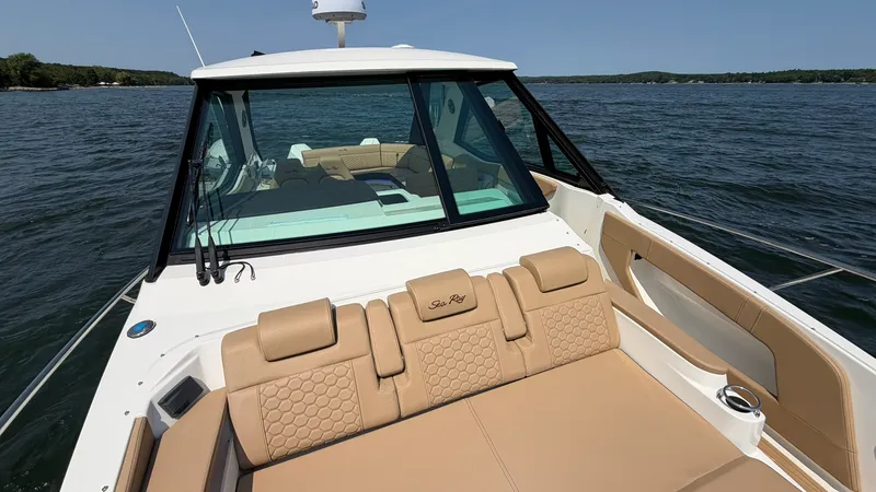 Slide: The Image of Sea Ray Sundancer 320 Outboard 2026 - 55