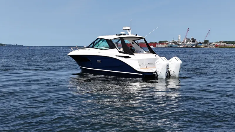 Slide: The Image of Sea Ray Sundancer 320 Outboard 2026 - 12
