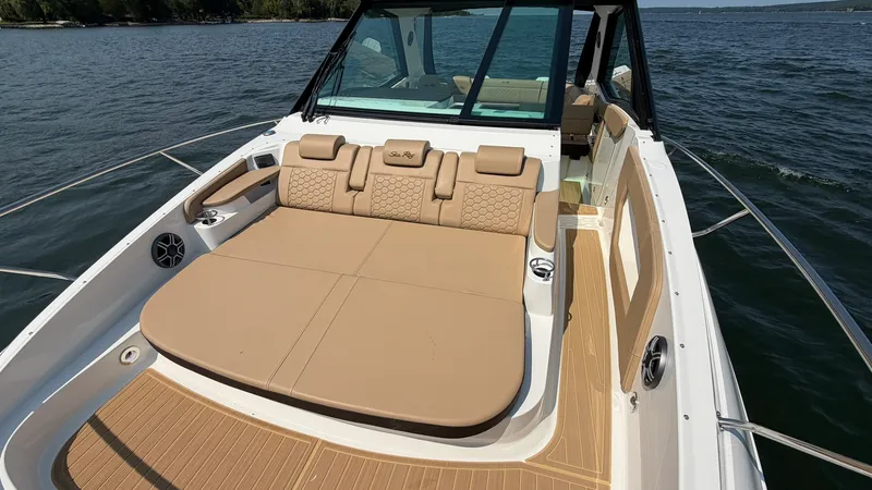 Slide: The Image of Sea Ray Sundancer 320 Outboard 2026 - 54