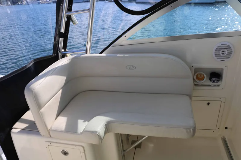 Slide: The Image of Pursuit 3070 Offshore 2005 - 12