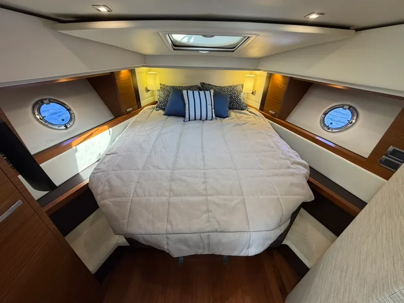 Slide: The Image of Tiara 39 COUPE 2017 - 17