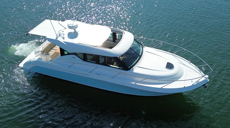Slide: The Image of Tiara 39 COUPE 2017 - 27