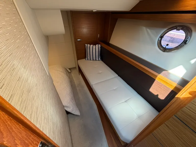Slide: The Image of Tiara 39 COUPE 2017 - 9