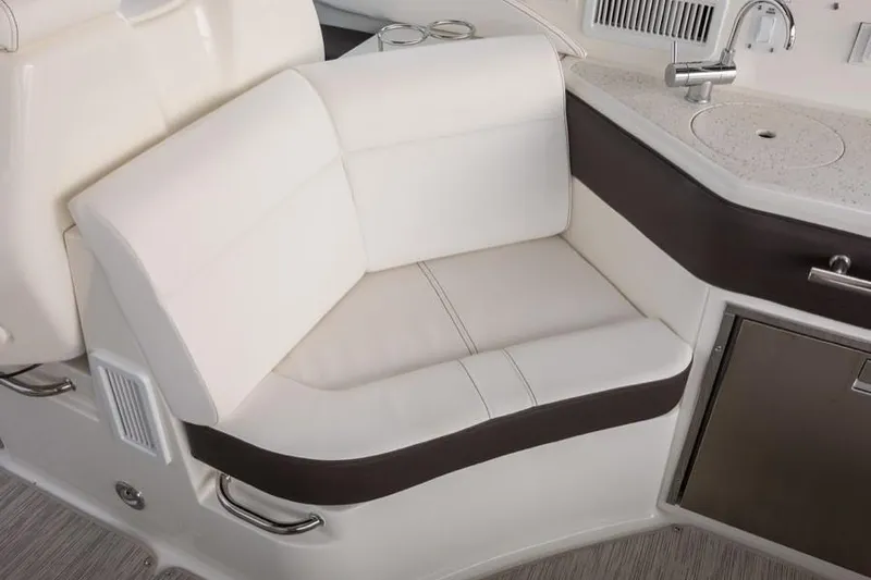 Slide: The Image of Sea Ray Sundancer 320 2023 - 19