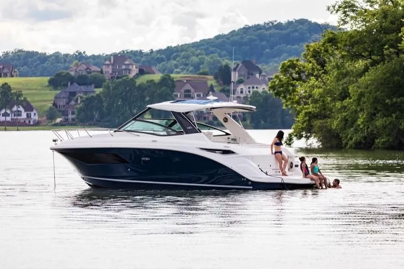 Slide: The Image of Sea Ray Sundancer 320 2023 - 6