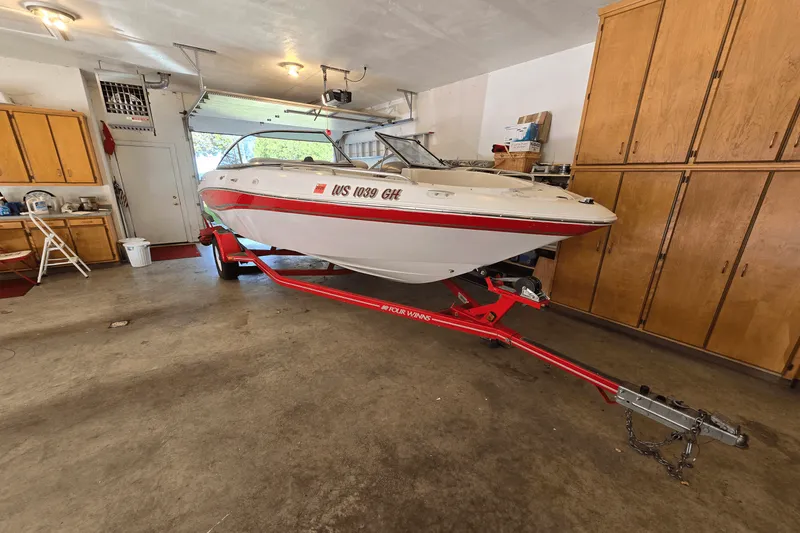 The Image of Four Winns 210H 2002 - 0