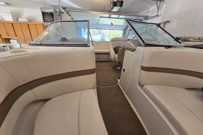 Slide: The Image of Four Winns 210H 2002 - 10