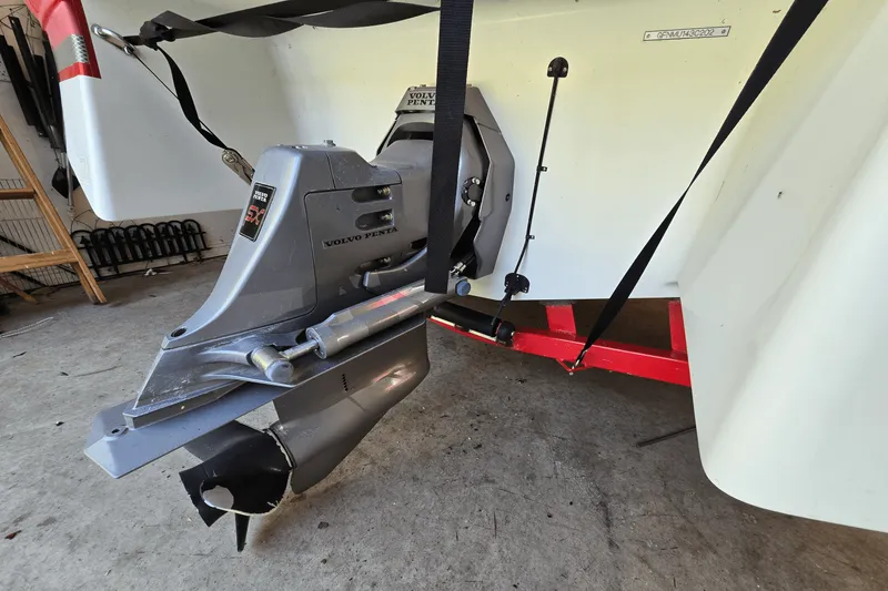 Slide: The Image of Four Winns 210H 2002 - 24