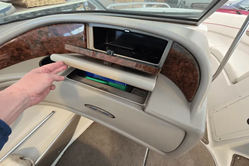 Slide: The Image of Four Winns 210H 2002 - 6