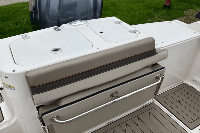 Slide: The Image of Cutwater C 24 CW 2022 - 10