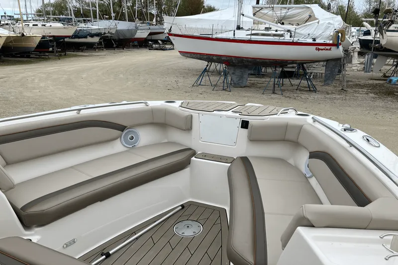 Slide: The Image of Cutwater C 24 CW 2022 - 25