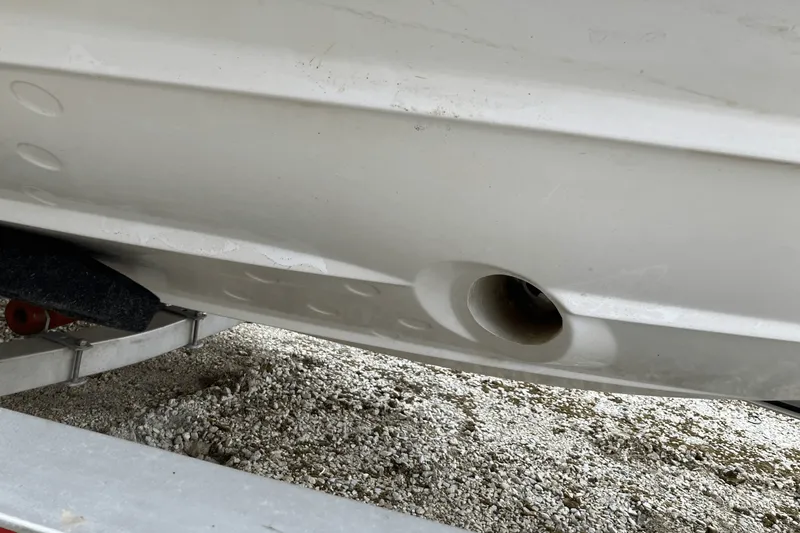 Slide: The Image of Cutwater C 24 CW 2022 - 35