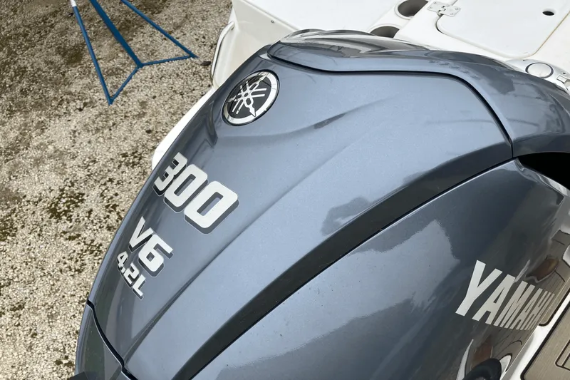 Slide: The Image of Cutwater C 24 CW 2022 - 36