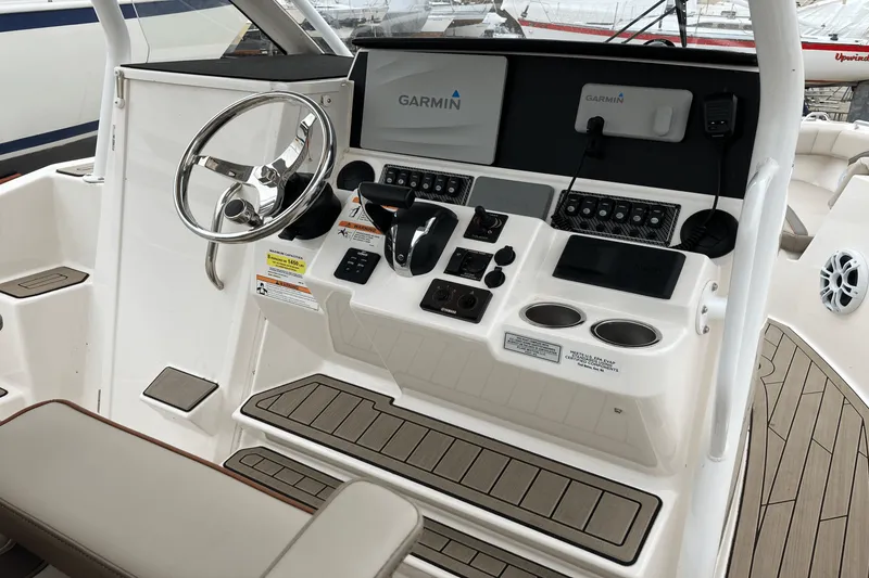 Slide: The Image of Cutwater C 24 CW 2022 - 5