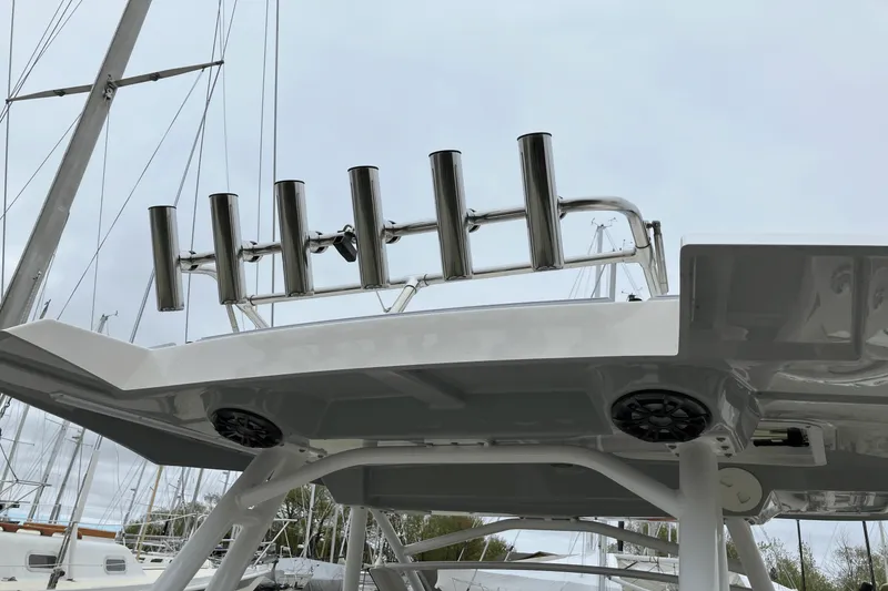 Slide: The Image of Cutwater C 24 CW 2022 - 9