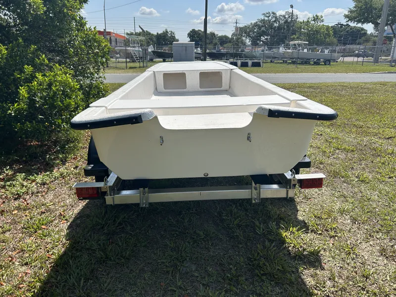 Slide: The Image of Salty Boats Salty Skiff 14S 2026 - 5