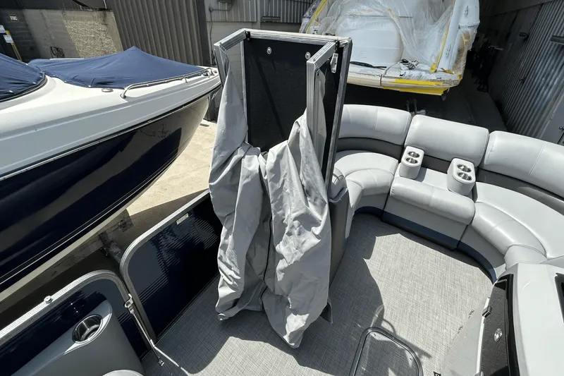 Slide: The Image of Manitou OASIS RF VP 2019 - 12