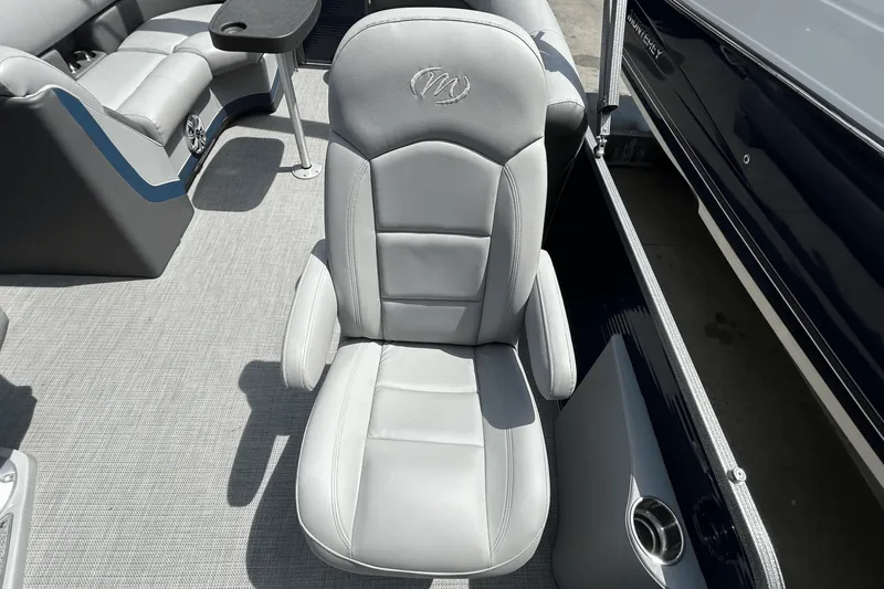 Slide: The Image of Manitou OASIS RF VP 2019 - 13