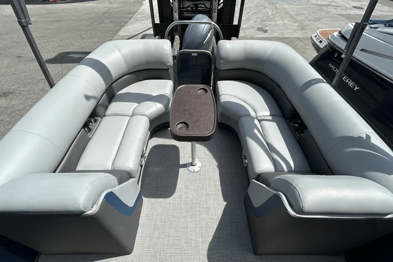 Slide: The Image of Manitou OASIS RF VP 2019 - 8