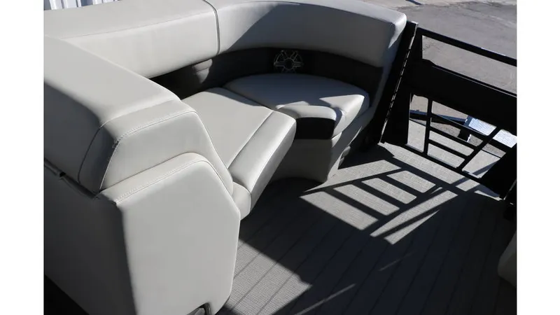 Slide: The Image of Sylvan G3 CLZ DH Tri-Toon 2025 - 32